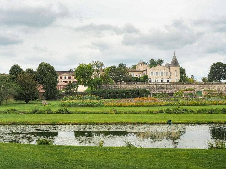 Jardins du chateau Lafite Rothschild, grand cru de Pauillac sur la route des vins du Médoc
