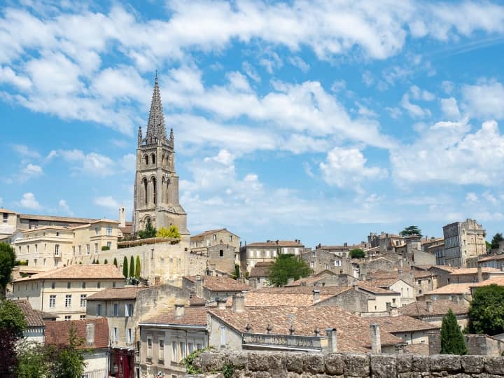 Visiter le beau village de St Emilion et son vignoble